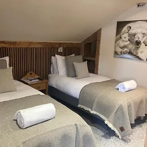 https://hotel-les-cimes-megeve.hotels-rhonealpes.com